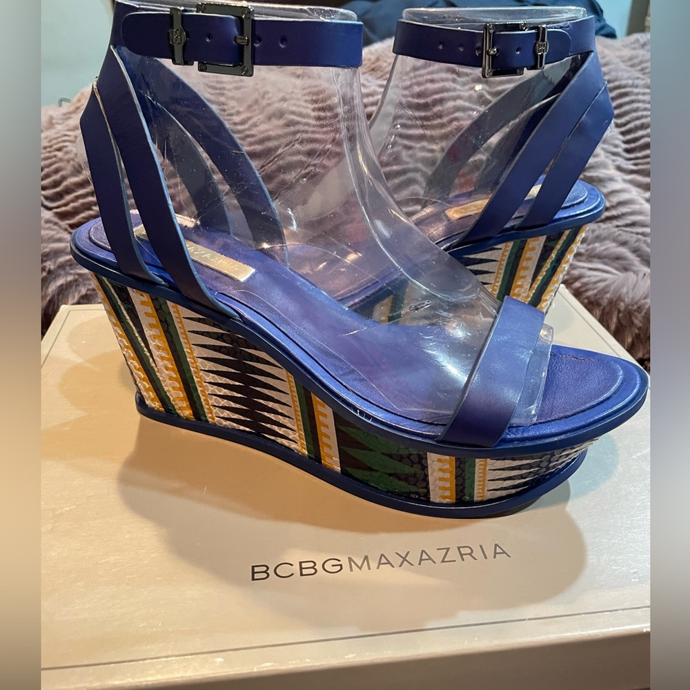 BCBG Aztec Print Wedge